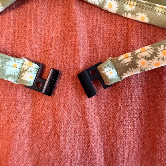 Matteau Petite Triangle Top Spring Daisy Green Yellow Size US 4 C/D Cup NWT - Picture 10 of 13